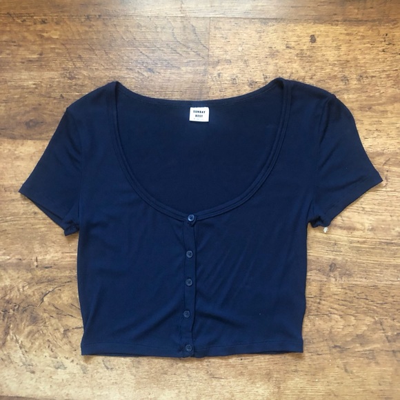 ARITZIA Sunday Best: Navy Blue Cropped T-Shit - Picture 1 of 3
